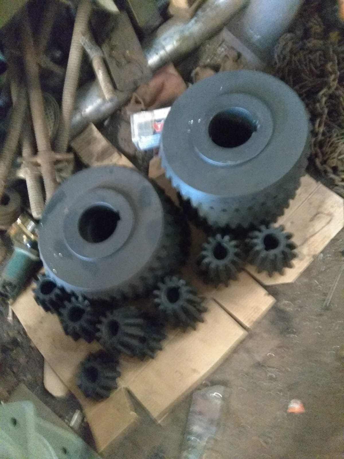 Custom industrial gears in multiple sizes